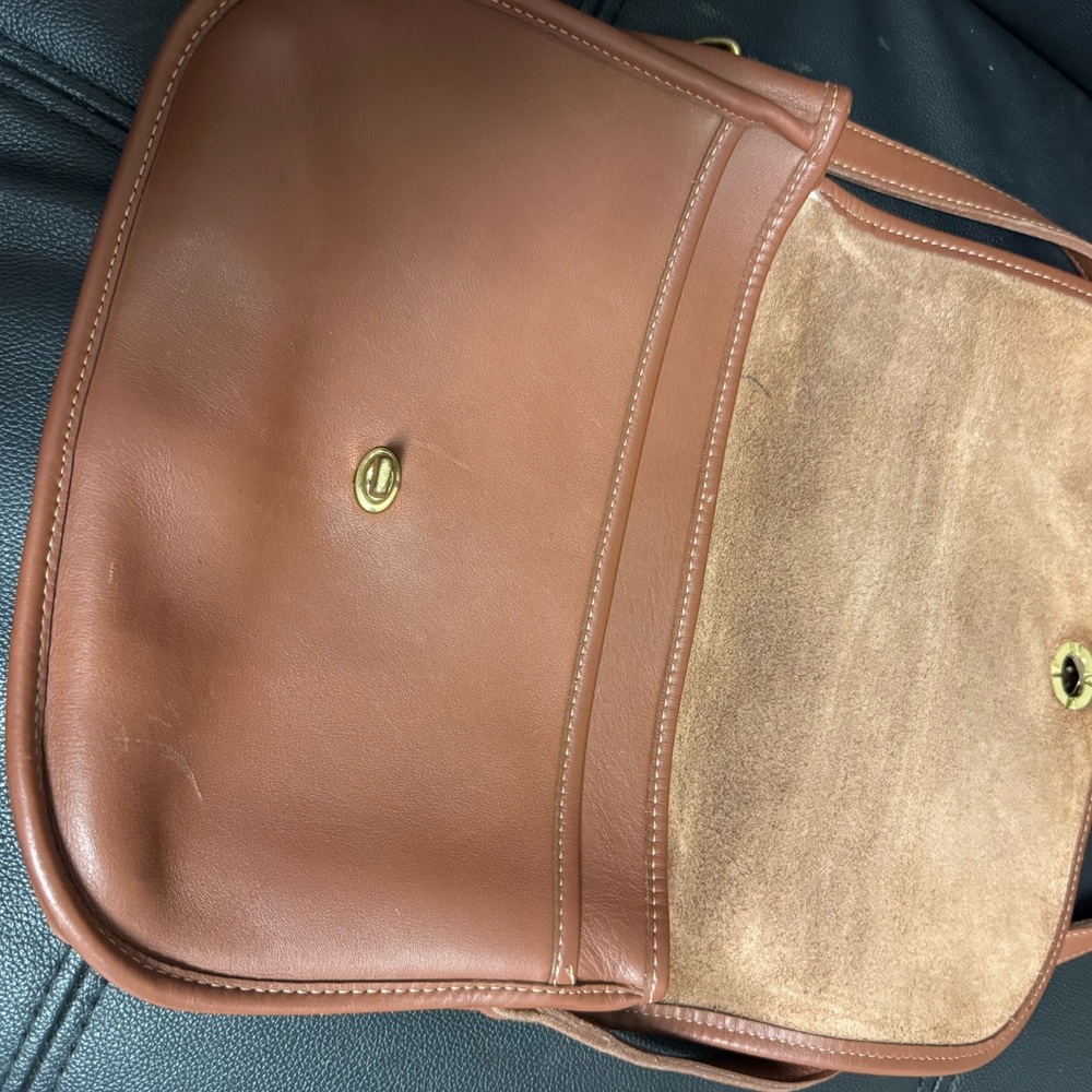 Vintage Coach Elegant Brown Leather Crossbody Bag - Picture 3 of 6